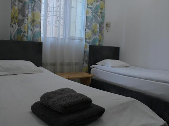 Jamilya'S B&B Guest House Karakol Ngoại thất bức ảnh