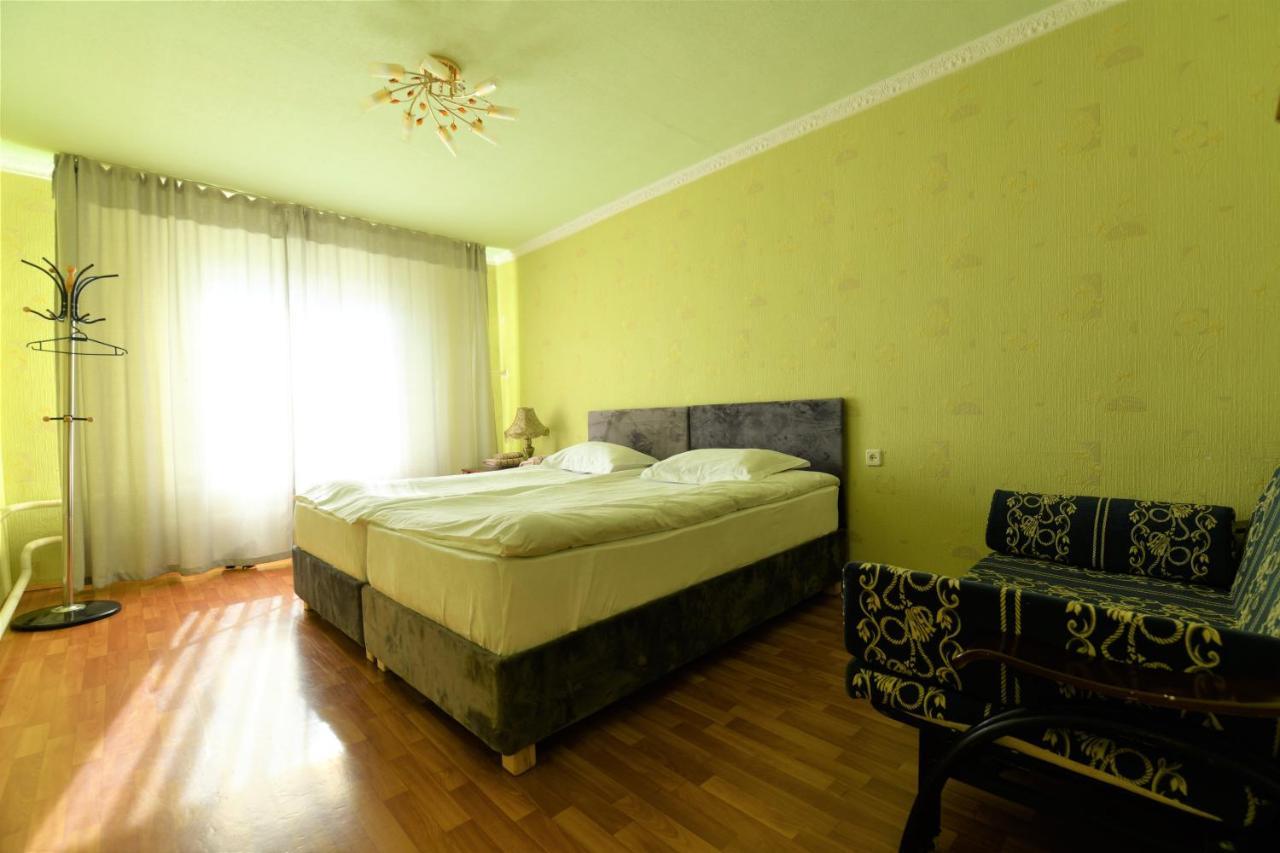 Jamilya'S B&B Guest House Karakol Ngoại thất bức ảnh