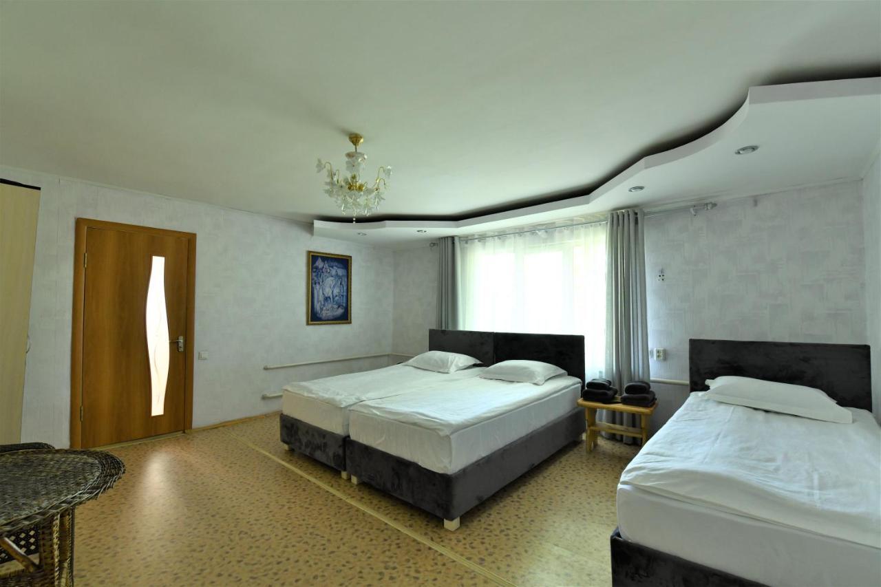 Jamilya'S B&B Guest House Karakol Ngoại thất bức ảnh
